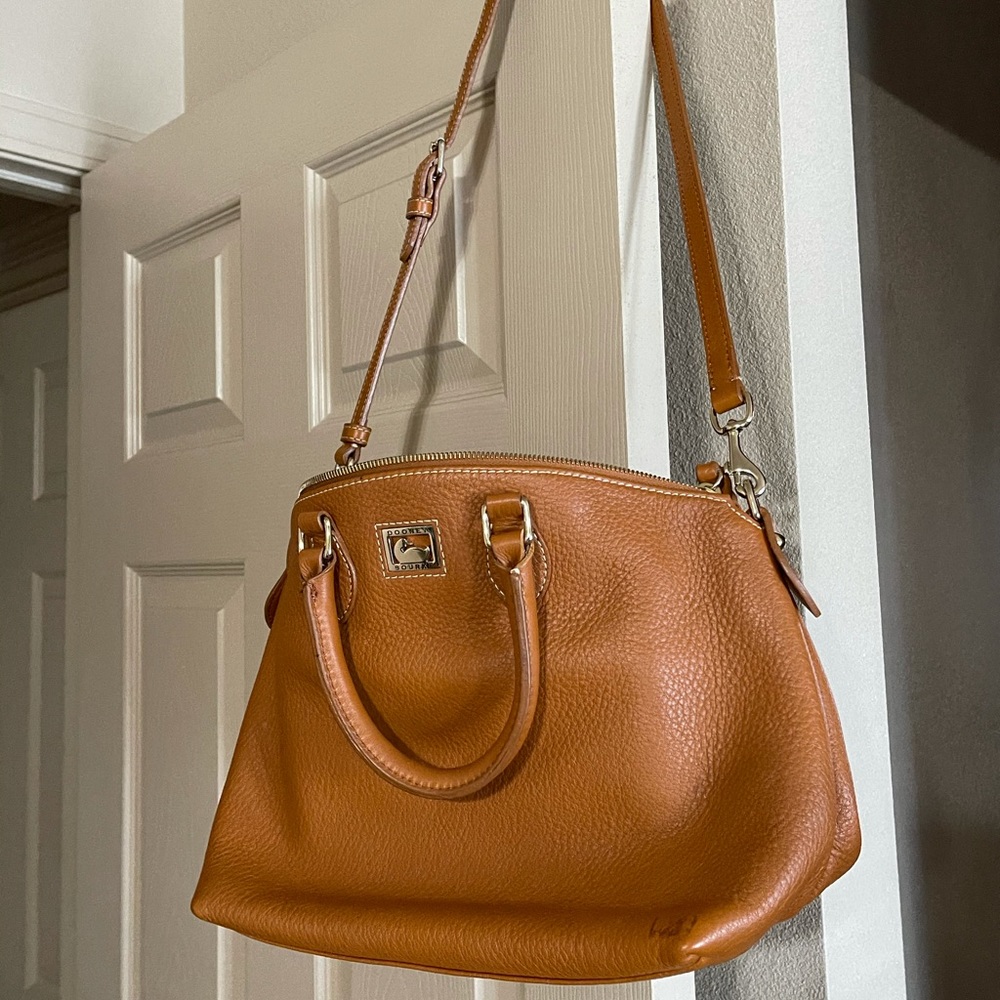 Vintage brown leather dooney and bourke purse